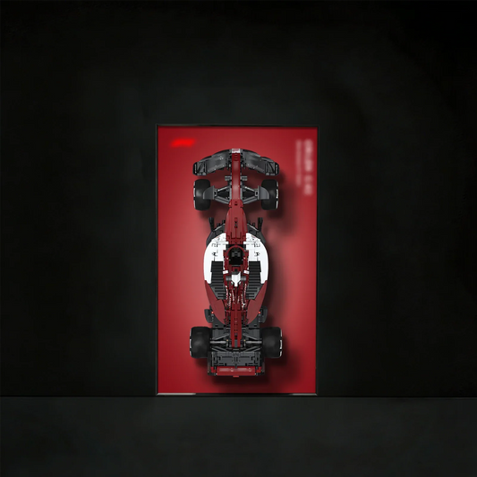 Cadre d'exposition mural Premium compatible avec la CaDA Alfa Romeo F1 Team ORLEN C42 (C64005W)