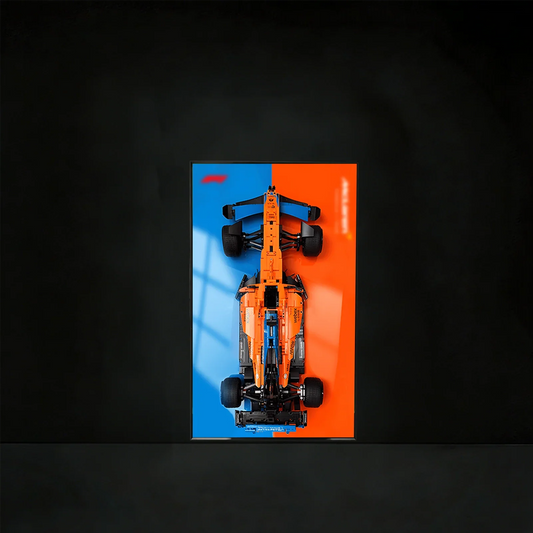 Cadre de présentation mural premium compatible avec la voiture de course LEGO® Technic™ McLaren Formula 1™ 42141