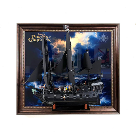 Cadre mural Premium compatible avec Le Black Pearl collector LEGO® Icons 10365