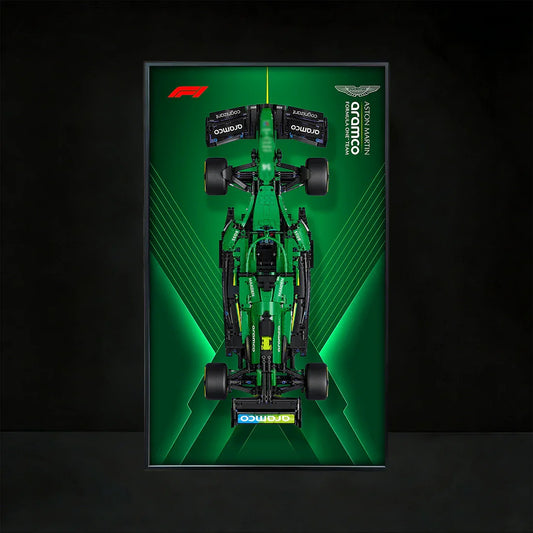 Cadre d'exposition premium pour LEGO® Technic™ #42240 Aston Martin F1 | Panneau d'affichage vert course | Cadre ouvert anti-reflet
