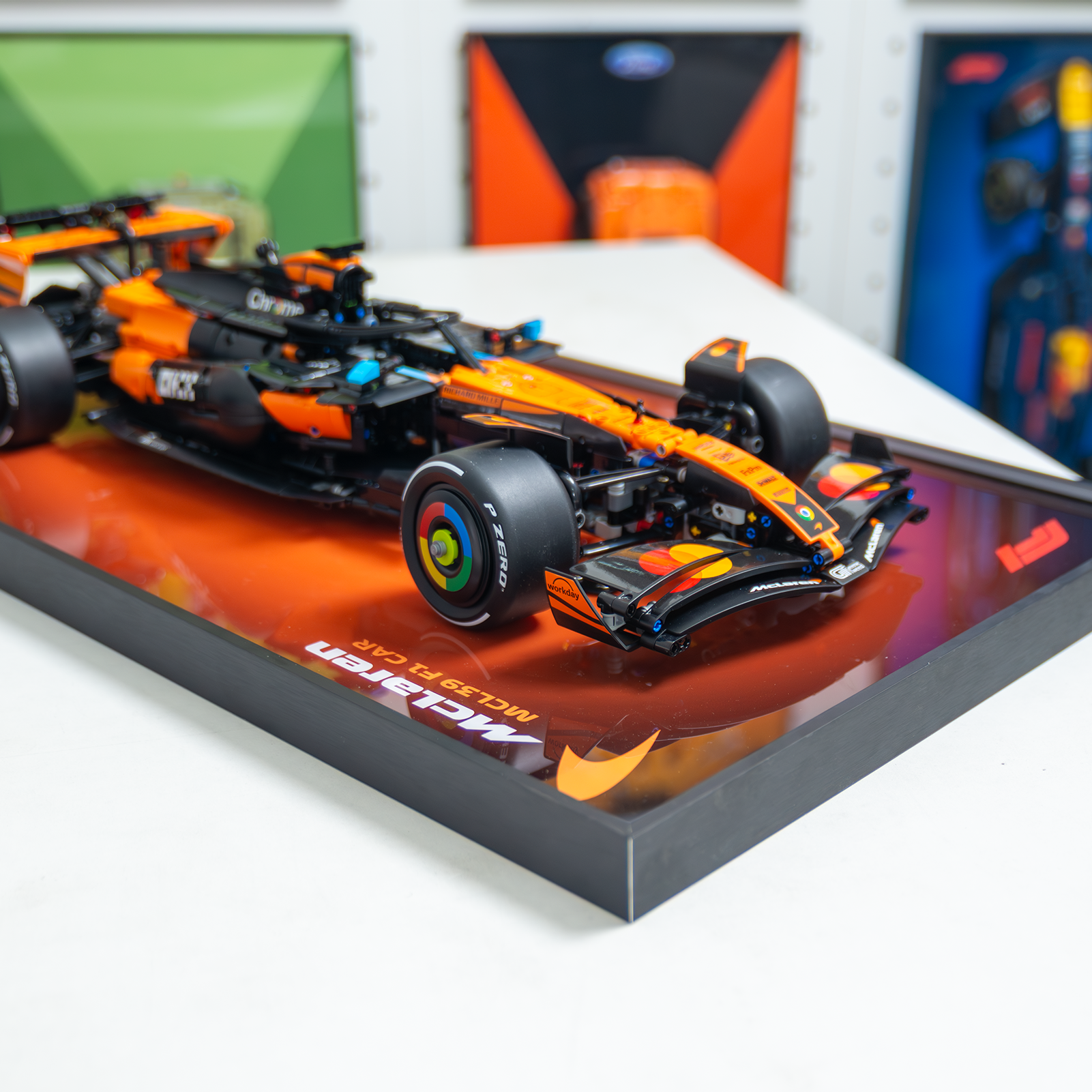 Premium Wall-Mounted Display Frame Compatible with LEGO® Technic