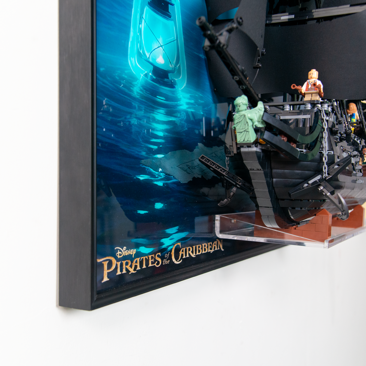 Premium Wall Display Frame Compatible with LEGO® Icons The Black Pearl Collector’s 10365
