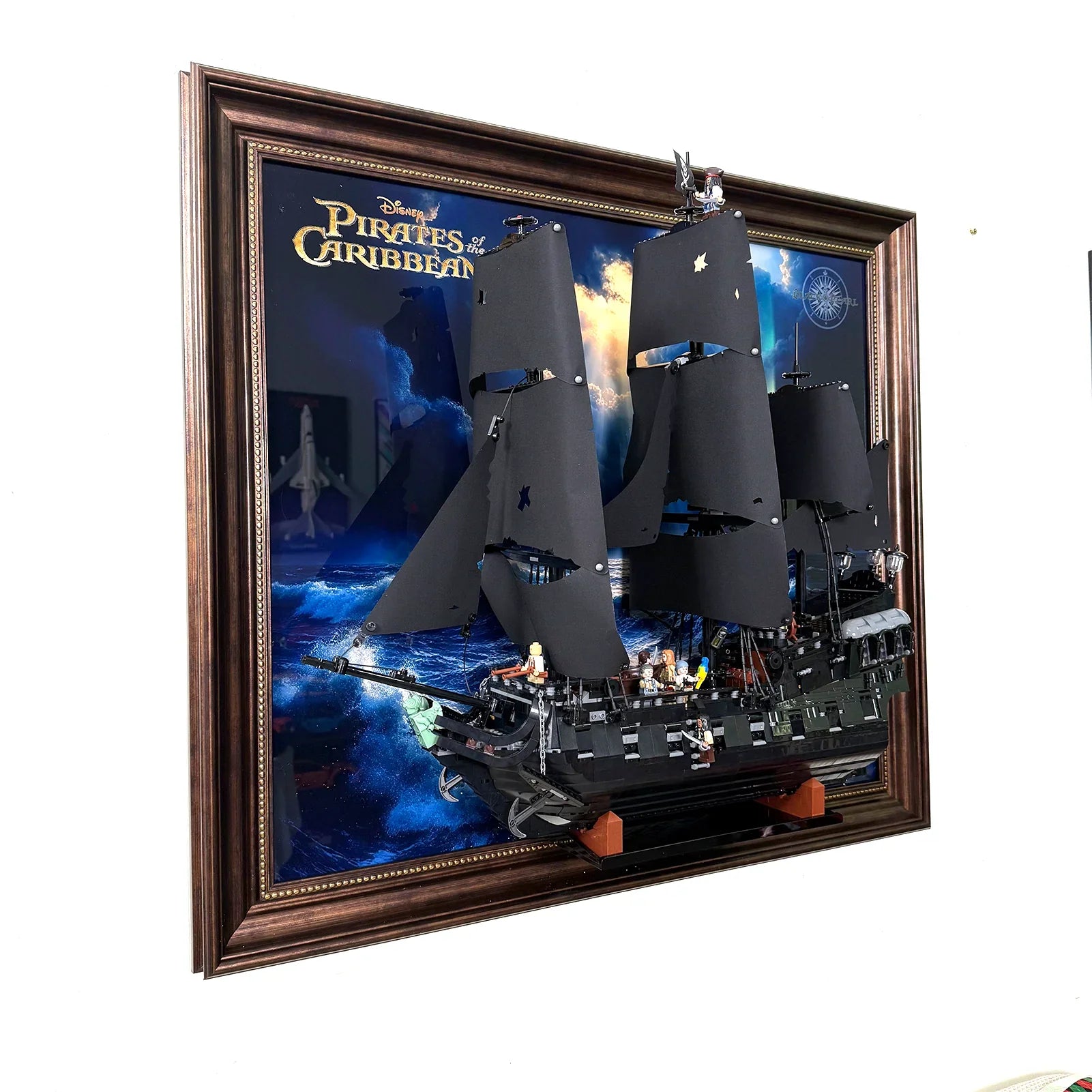 Premium Wall Display Frame Compatible with LEGO® Icons The Black
