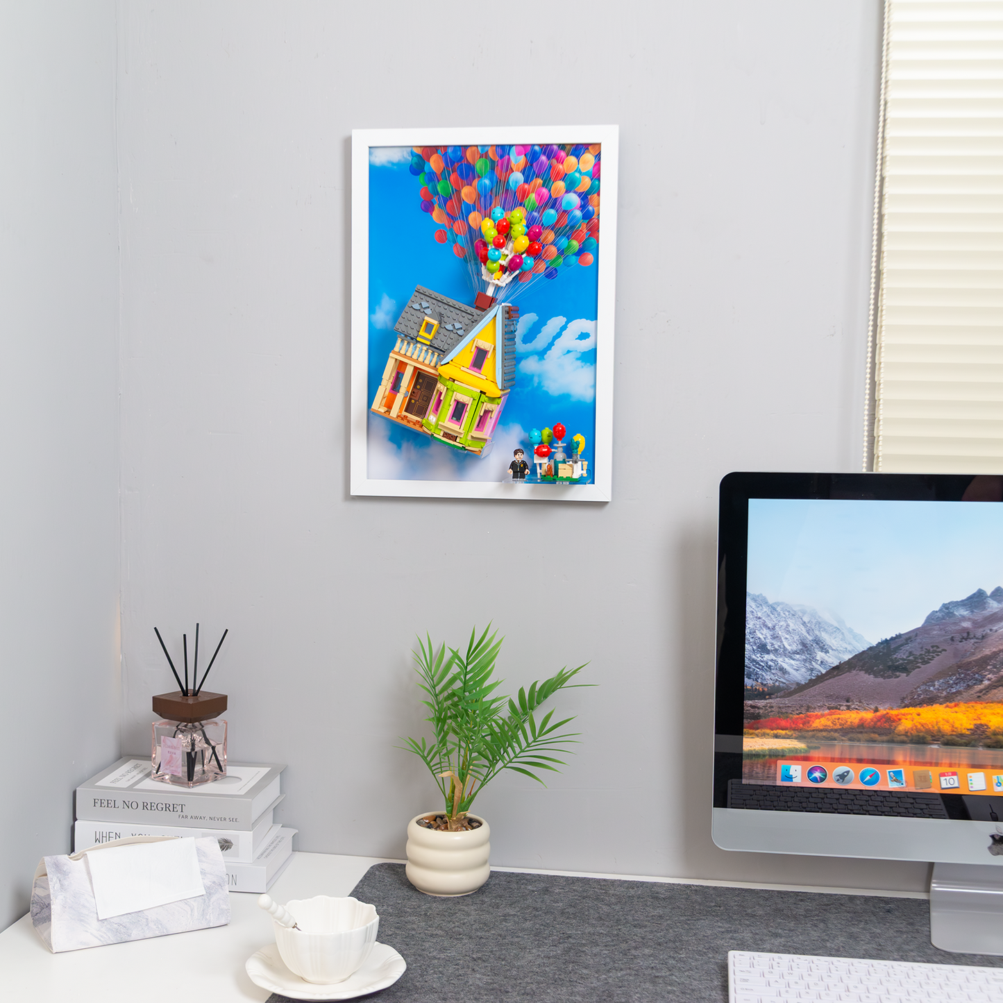 Premium Wall Display Frame Compatible with Disney™ ‘Up’ House 43217