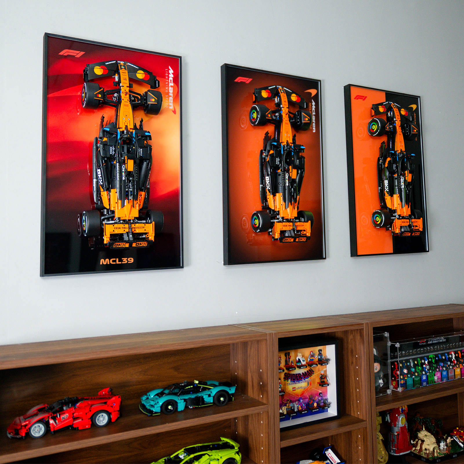 Premium Wall-Mounted Display Frame Compatible with LEGO® Technic