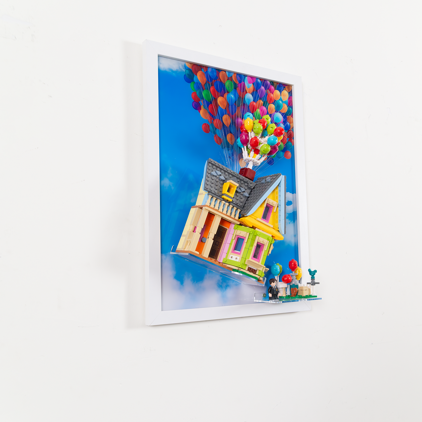 Premium Wall Display Frame Compatible with Disney™ ‘Up’ House 43217